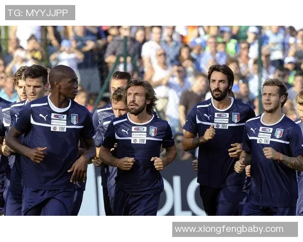 克莱足球明星合影精彩瞬间回顾与背后的故事分享 克莱足球明星合影精彩瞬间回顾与背后的故事分享