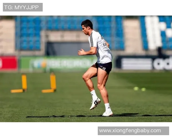 足球明星为何腿毛稀少揭秘运动员的美容与职业形象塑造 足球明星为何腿毛稀少揭秘运动员的美容与职业形象塑造